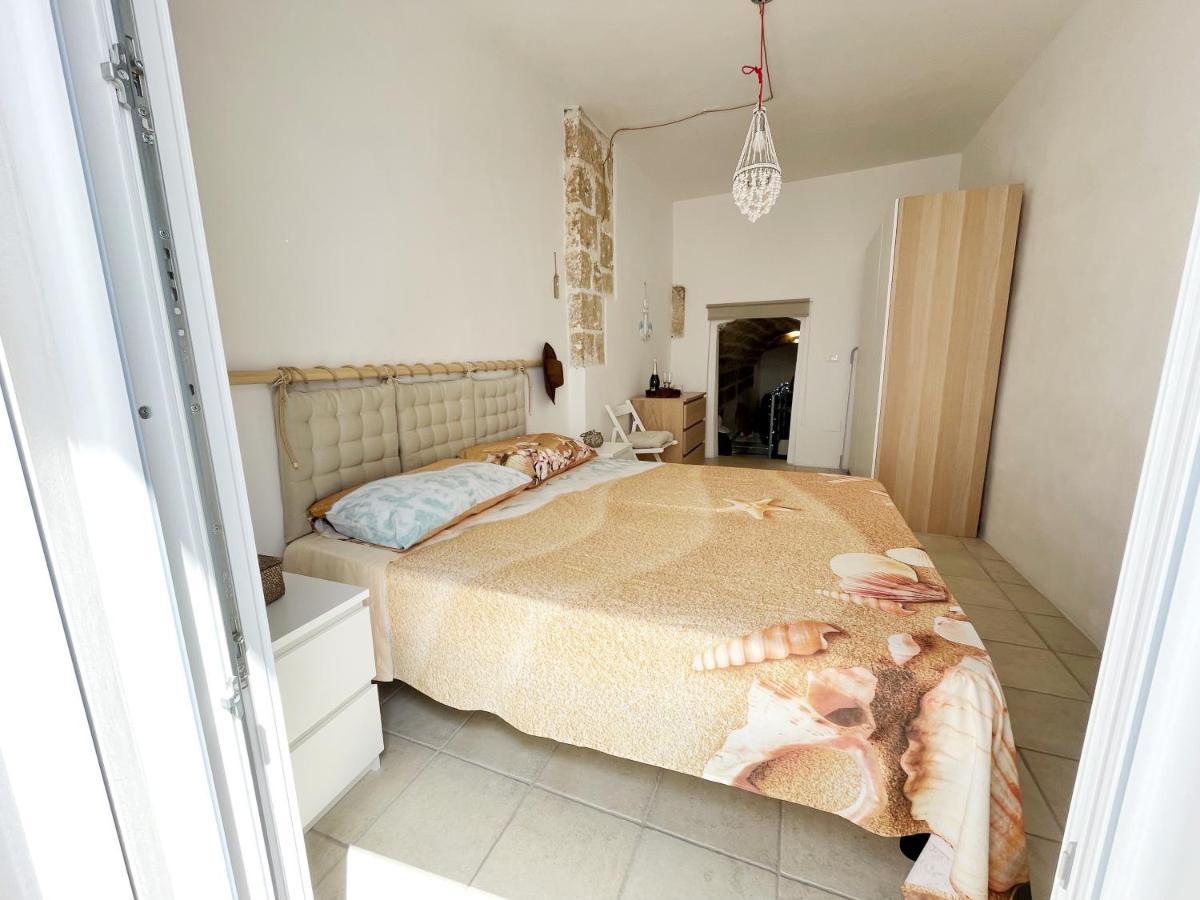 Mediterraneo House- Casa Nel Centro Storico Matino Kültér fotó