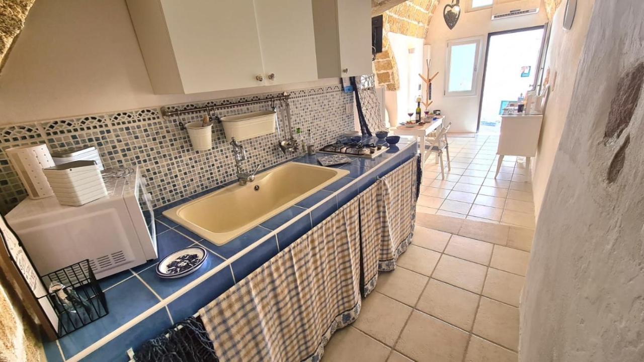 Mediterraneo House- Casa Nel Centro Storico Matino Kültér fotó