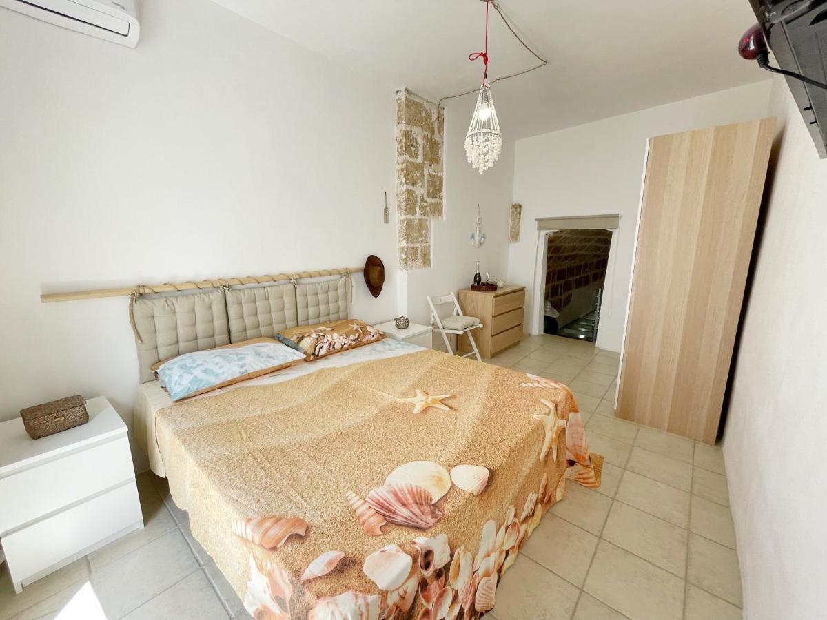 Mediterraneo House- Casa Nel Centro Storico Matino Kültér fotó