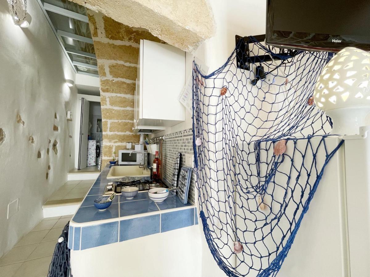 Mediterraneo House- Casa Nel Centro Storico Matino Kültér fotó