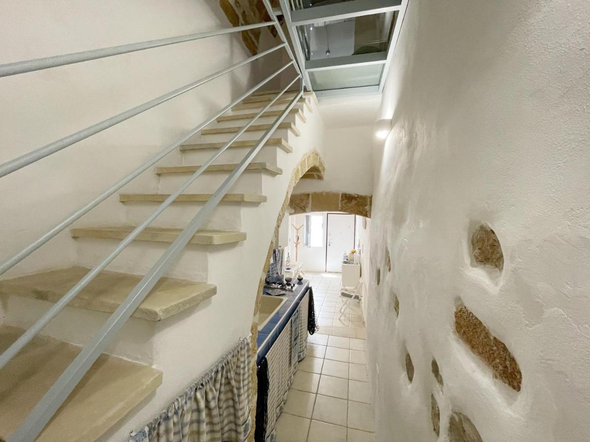 Mediterraneo House- Casa Nel Centro Storico Matino Kültér fotó