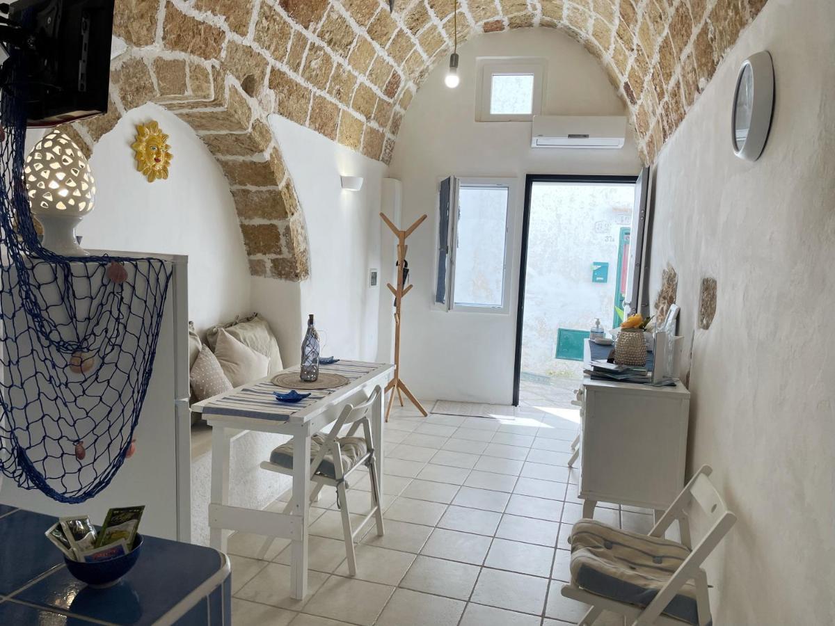 Mediterraneo House- Casa Nel Centro Storico Matino Kültér fotó