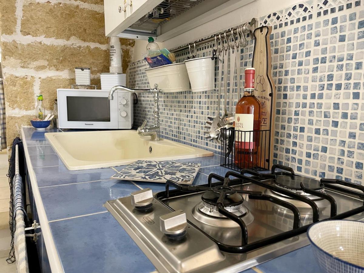 Mediterraneo House- Casa Nel Centro Storico Matino Kültér fotó